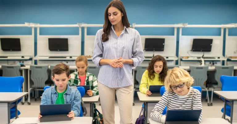 Tecnologia Assistiva em Sala de Aula: Da Teoria à Prática com Resultados Reais