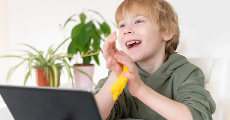 Apps que Falam, Sentem e Ensinam: Ferramentas Digitais para Crianças com Autismo